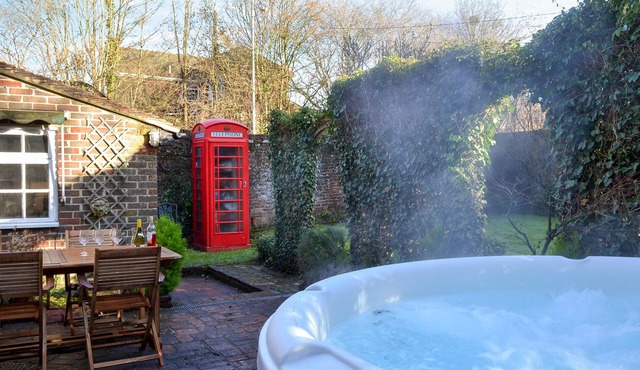 4 bedroom accommodation in Bishop’s Waltham, near Winchester