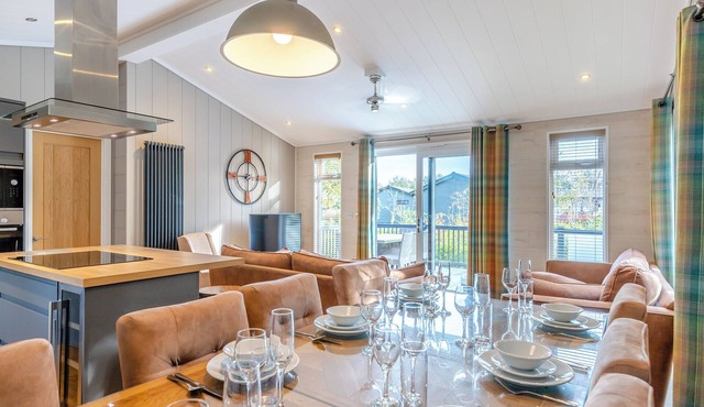 4 bedroom accommodation in Ashbourne