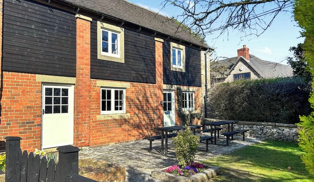4 bedroom accommodation in Carsington, near Ashbourne