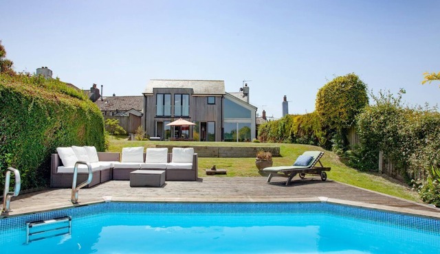 4 bedroom accommodation in Modbury, near Ivybridge