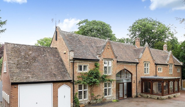4 bedroom accommodation in Inkberrow