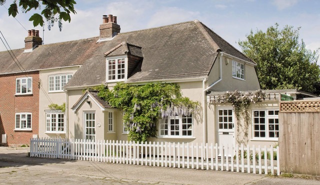 4 bedroom accommodation in Lymington