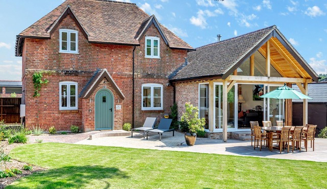 4 bedroom accommodation in Wimborne