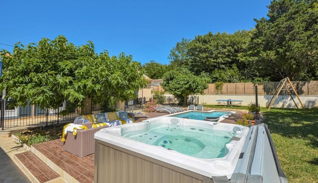 4 bedroom accommodation in Eyragues