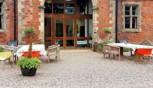 4 bedroom accommodation in Ingestre, near Stafford