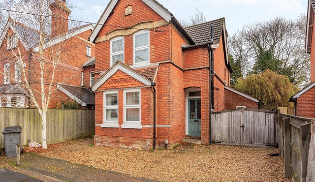 4 bedroom accommodation in Andover
