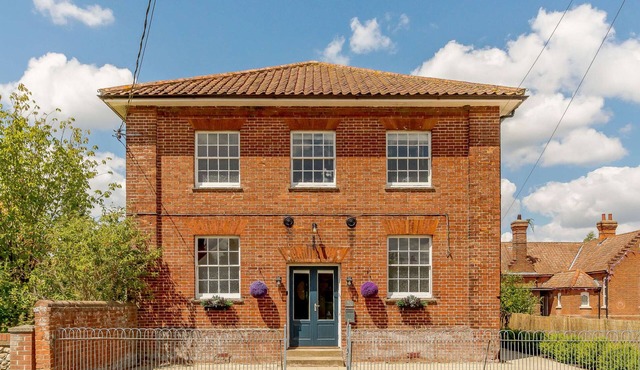 4 bedroom accommodation in Hindolveston, near Holt