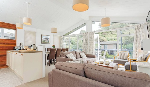 4 bedroom accommodation in Mullion Cove, Helston