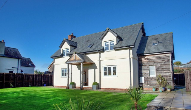4 bedroom accommodation in Weston, near Honiton
