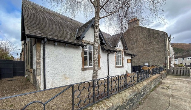 4 bedroom accommodation in Peebles