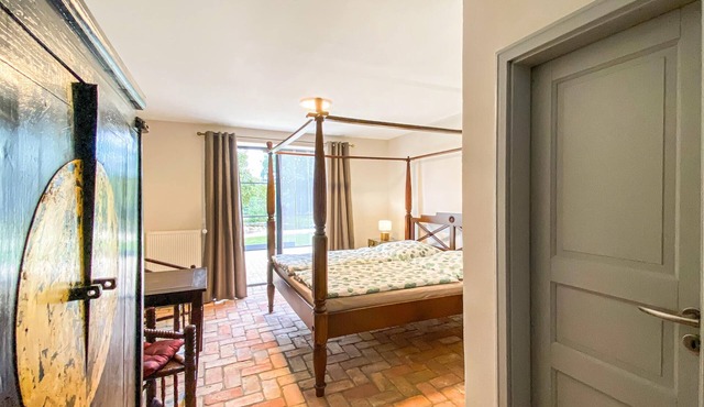 4 bedroom accommodation in Wrodow