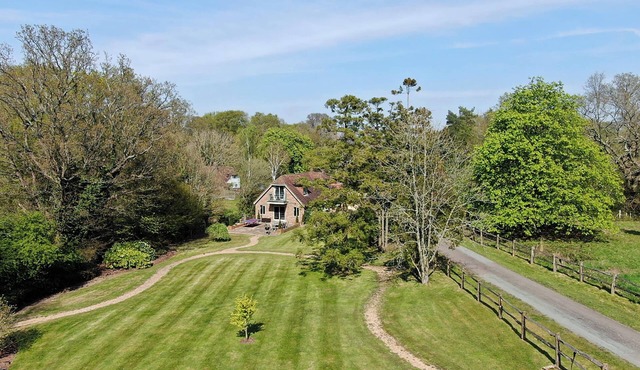 4 bedroom accommodation in Catsfield, near Battle