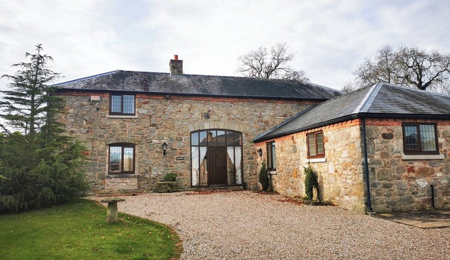 4 bedroom accommodation in Weston Rhyn, near Oswestry