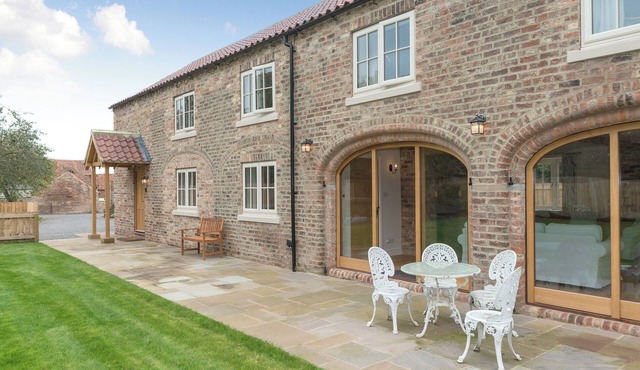 4 bedroom accommodation in Carlton Miniott, near Thirsk