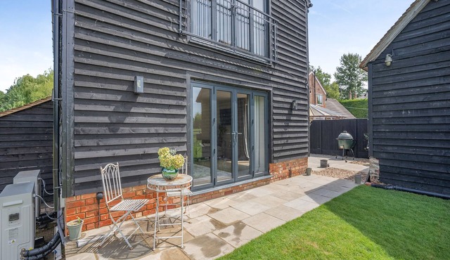4 bedroom accommodation in Tring
