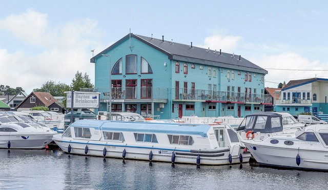 4 bedroom accommodation in Wroxham