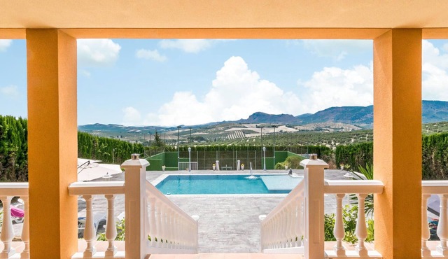 4 bedroom accommodation in Baena