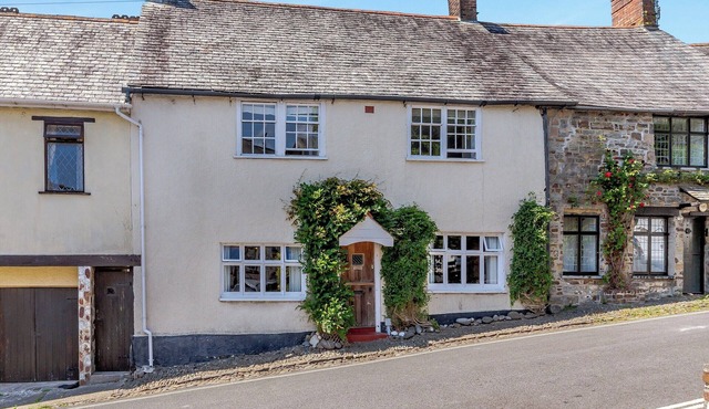 4 bedroom accommodation in Stratton, near Bude