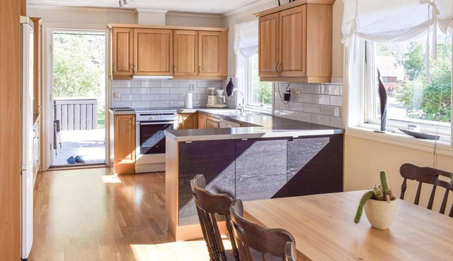 4 bedroom accommodation in Dirdal