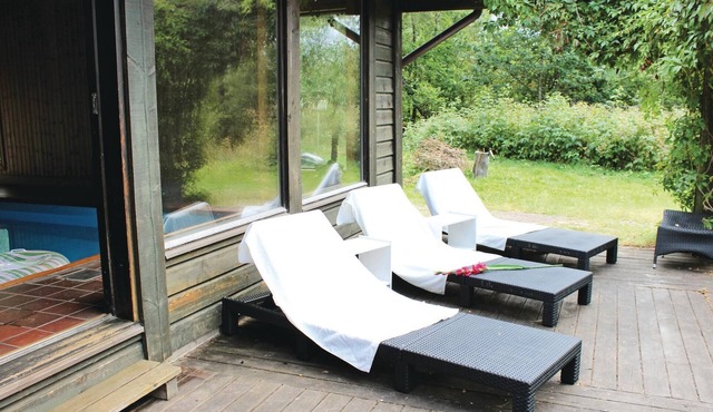 4 bedroom accommodation in Hamneda
