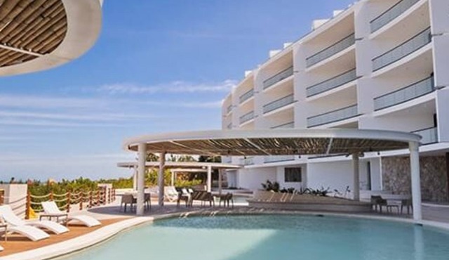 4-Bedroom Beachfront Apartment