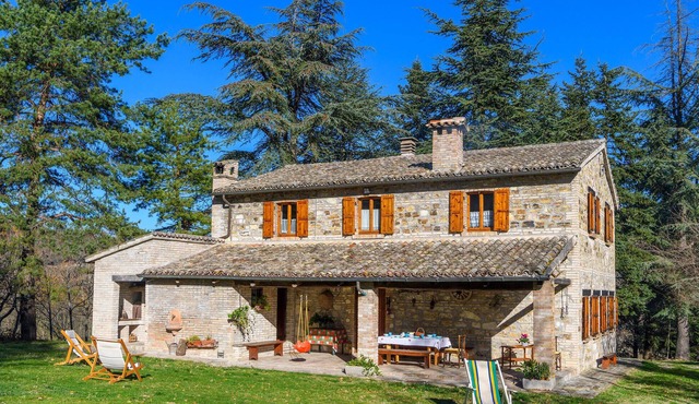 4 bedroom beautiful home in Acqualagna