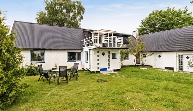 4 bedroom lovely home in Löderup