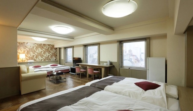 4 bedroom/Osaka Ōsaka