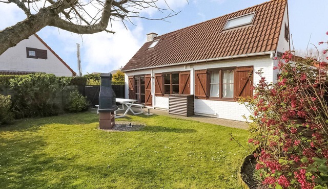 4 bedroom pet friendly home in Bredene
