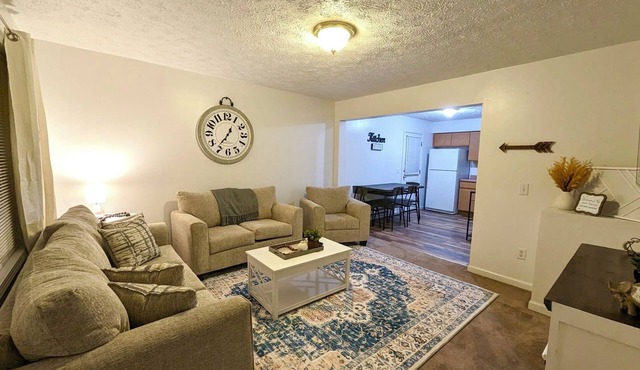 4 Bedroom Spacious Home - Close to VT