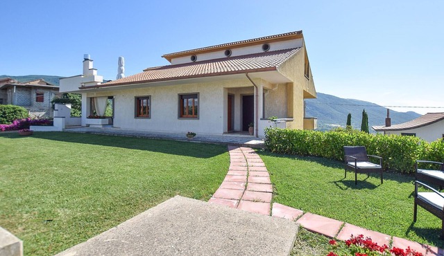4 bedroom stunning home in Roccadaspide