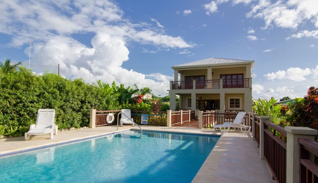 4 Bedroom West Coast Villa, Close to Beach
