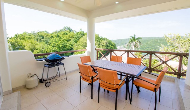 4 Bedroom with Marina Views - Perfect for a Family Getaway!