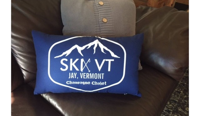 4 Bedrooms! 2 Living areas! QUICK ACCESS TO JAY PEAK!