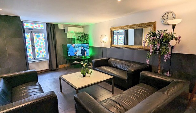 4 Bedrooms in Apartment City Center