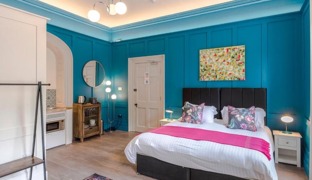 4 Berkeley Square I Boutique Apartments