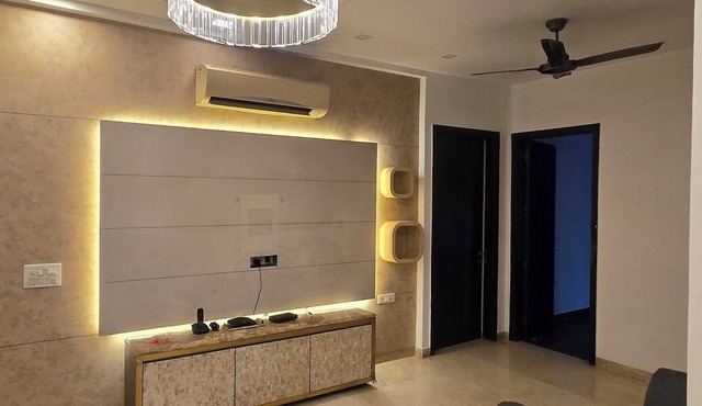 4 bhk Luxurious Builder Floor with all amenities