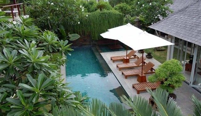 4 BR, 250m from beach, Staff & Relaxe