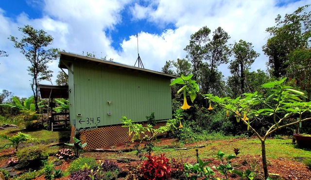 #4 Cabin private space in volcano with TV, Microwave and fridge