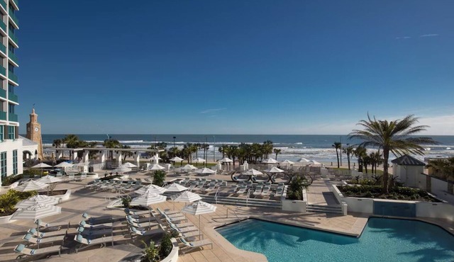4 Convenient Units for Big Groups, Outdoor Pool, Near Daytona Beach!