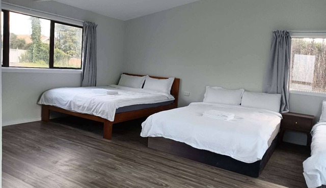 4 Double Beds and 2 Sofa Bed chalet