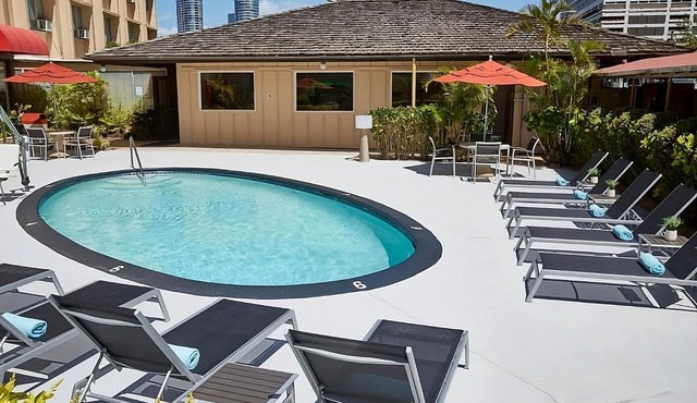4 Family Friendly Units, Relaxing Garden Views, Pool Access, Minutes to Beaches