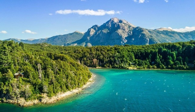 4 Lake View Stays w/Breakfast | 8-Min Drive to Cerro Catedral Ski Resort