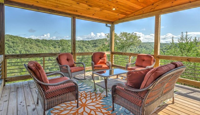 4 Leaf Clover -Massive Views, Dog Friendly, King Beds