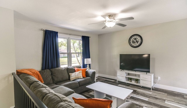 4 Mi to Big Creek State Park: Spacious Family Home