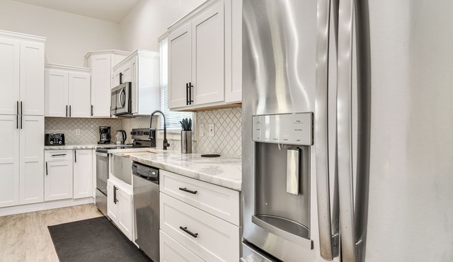 4 Mi to Dtwn St Pete! Pet-friendly Home w/Yard