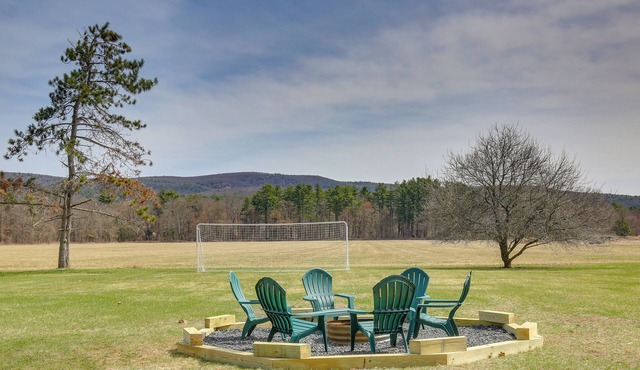 4 Mi to Great Barrington: Berkshires Retreat!