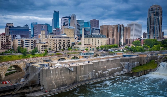 4 Modern Downtown Rooms, Short Ride To Minneapolis Institute of Arts!