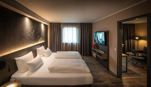 4 Peaceful Radiant Rooms Conveniently Located Near the Heart of Stuttgart