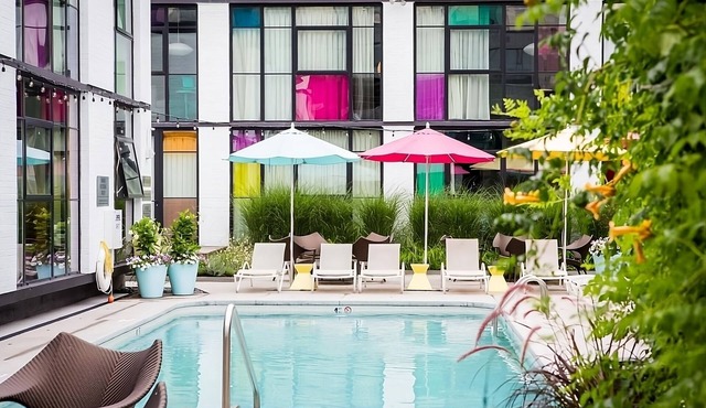 4 Pool View Units, 5-minute walk to Back Bay Fens! Valet Parking, Pool, Garden!